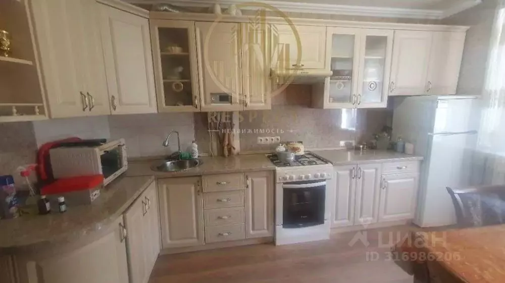 2-к кв. Ставропольский край, Ессентуки Средняя ул., 1 (62.0 м) - Фото 0