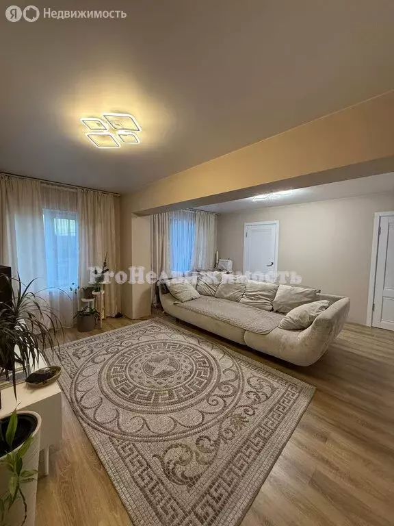 Дом в Кызыл, улица Сергея Лазо (110 м) - Фото 1