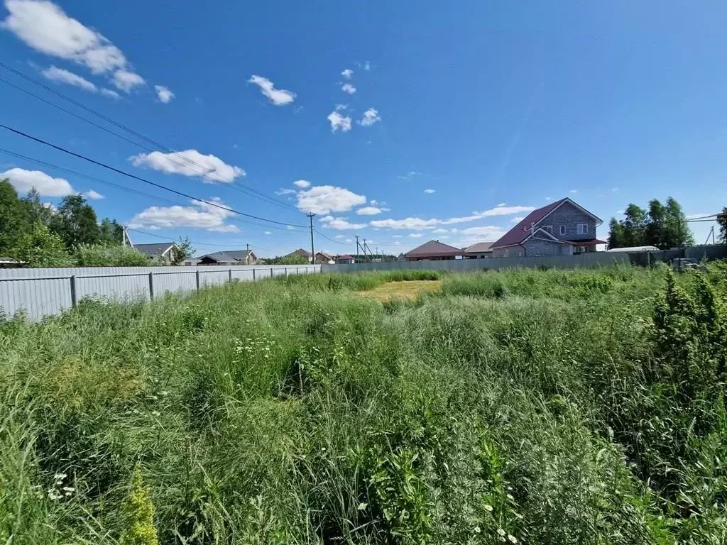 Участок в Свердловская область, Верхнее Дуброво пгт пер. Рубиновый ... - Фото 0