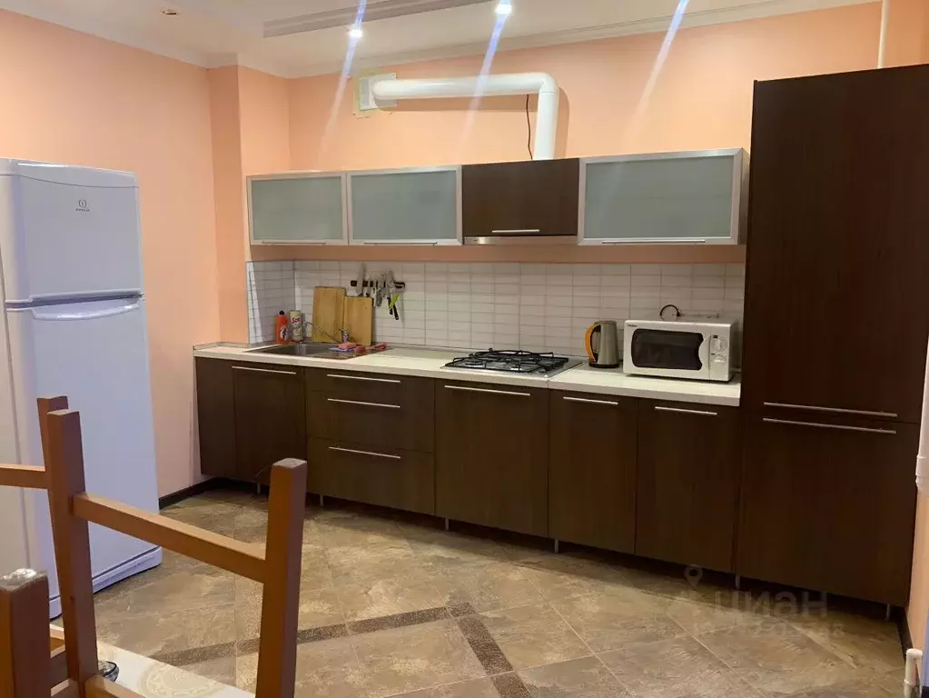 2-к кв. Татарстан, Казань ул. Сибгата Хакима, 31 (71.4 м) - Фото 0