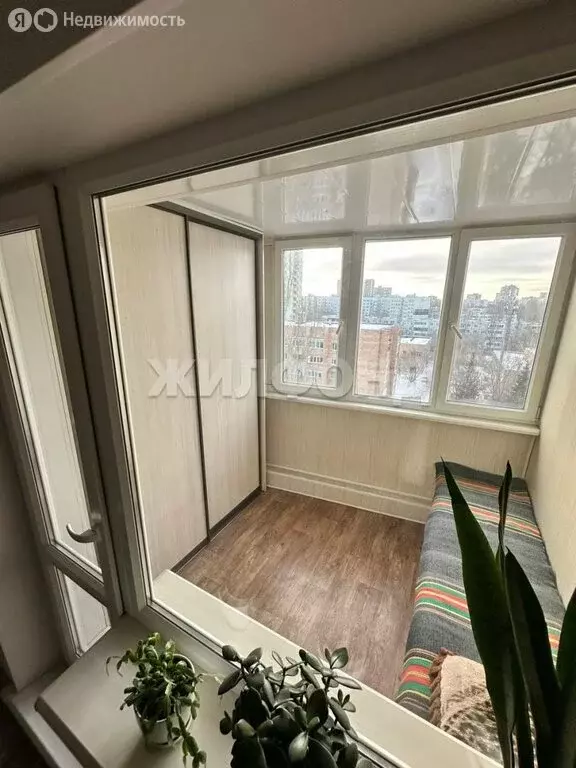 3-комнатная квартира: Тольятти, улица Баныкина, 56 (65.8 м) - Фото 1