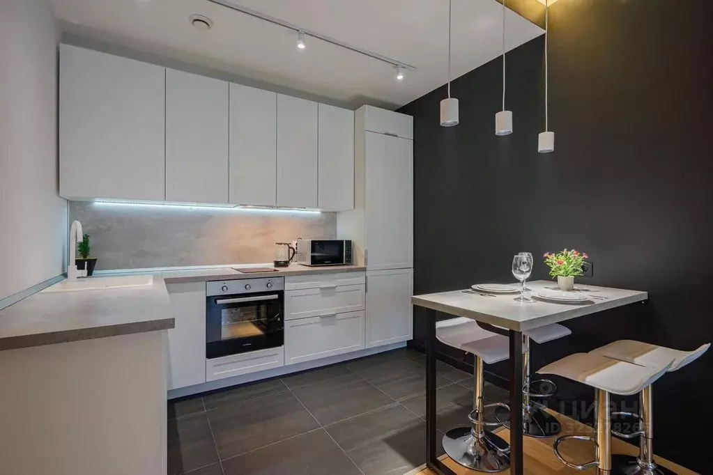 1-к кв. Свердловская область, Екатеринбург ул. Ткачей, 17 (51.0 м) - Фото 1