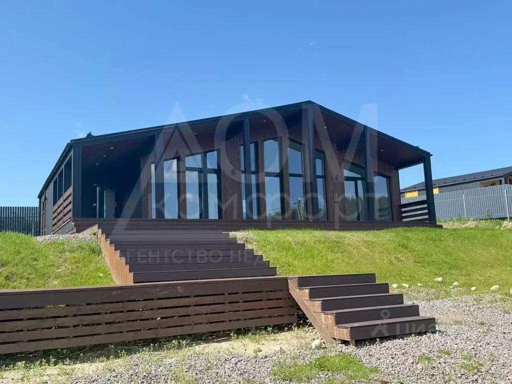 Коттедж в Ленинградская область, Приозерский район, Красноозерное ... - Фото 2