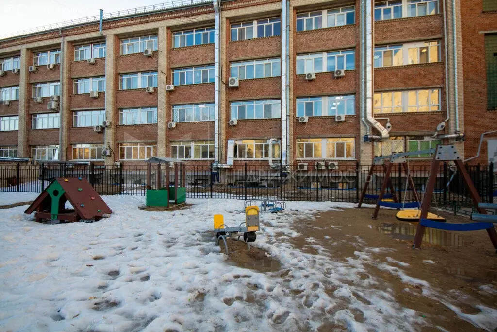 3-комнатная квартира: Тюмень, улица 50 лет Октября, 68 (57 м) - Фото 1