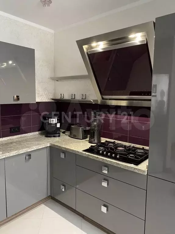 2-к. квартира, 71 м, 2/4 эт. - Фото 1