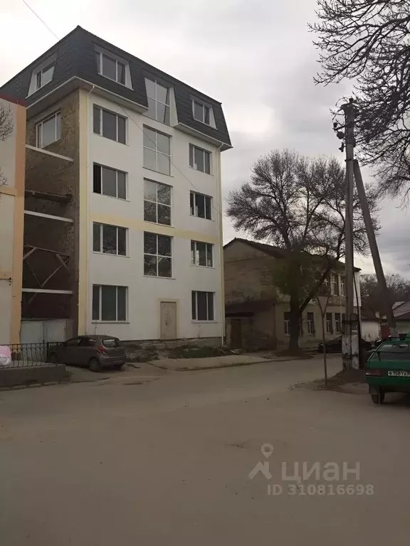 Помещение свободного назначения в Крым, Белогорск ул. Толстого, 26А ... - Фото 1