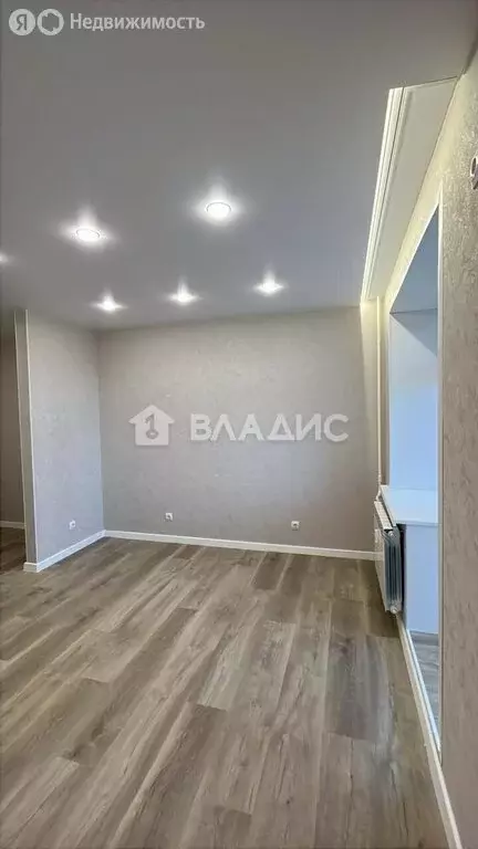 2-комнатная квартира: село Чигири, улица Василенко, 5/4 (50 м) - Фото 2