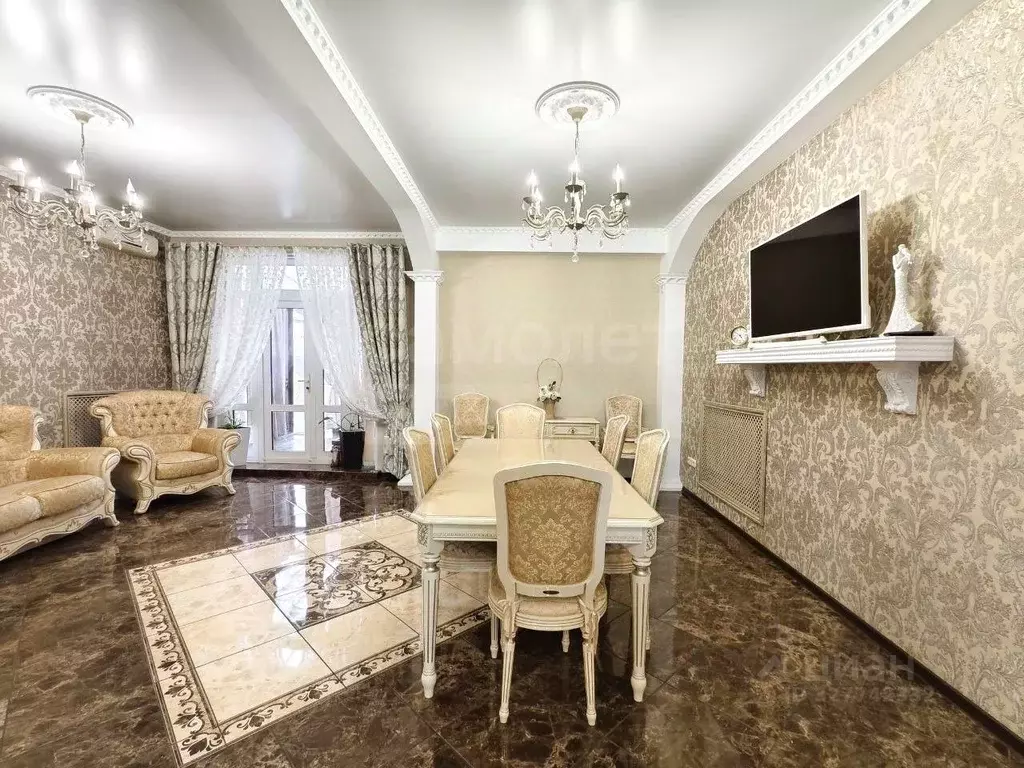 Дом в Оренбургская область, Оренбург Красногорская ул., 195/1 (205 м) - Фото 1