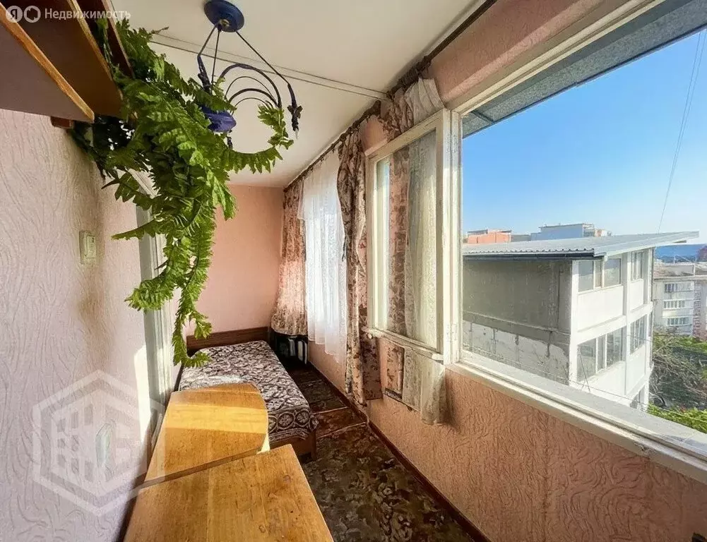 3-комнатная квартира: Ялта, Ливадийская улица, 4 (61.5 м) - Фото 2