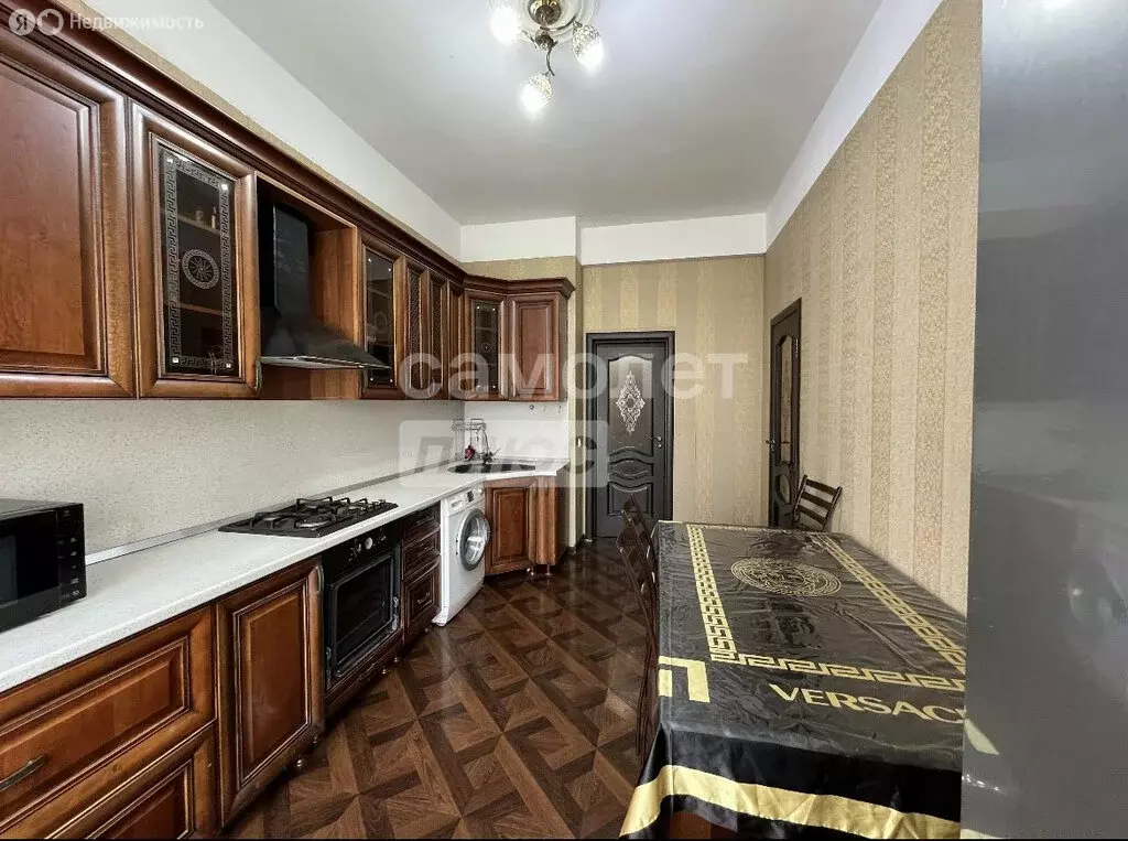 2-комнатная квартира: Махачкала, улица Вузовское Озеро, 15А (55 м) - Фото 0