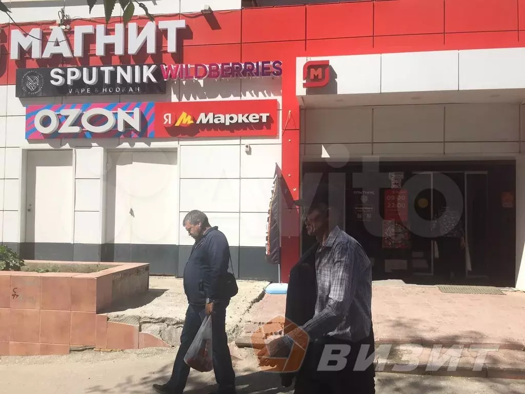Торговая секция у входа в ТЦ - Фото 0