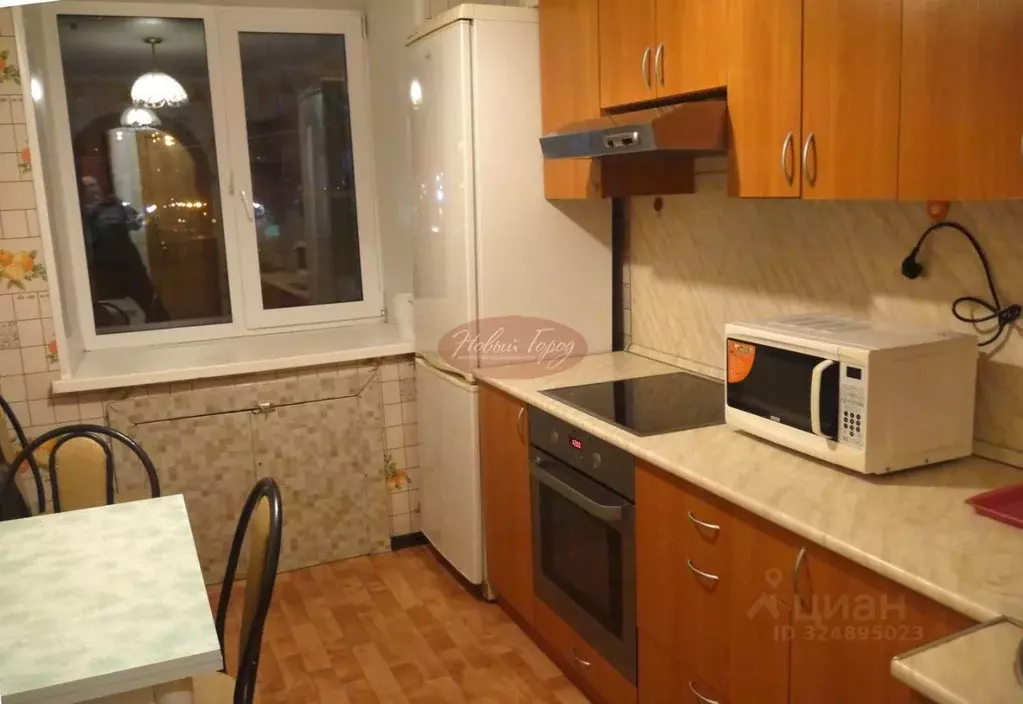 3-к кв. Тюменская область, Тюмень ул. 30 лет Победы, 124 (60.0 м) - Фото 1