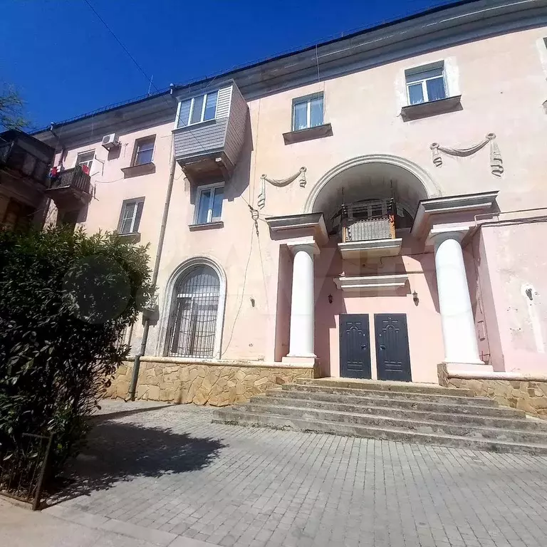 Комната 39,3 м в 4-к., 3/3 эт. - Фото 0