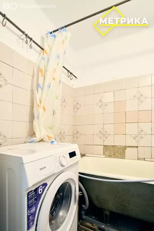 2-комнатная квартира: Артём, Михайловская улица, 6 (52.4 м) - Фото 1