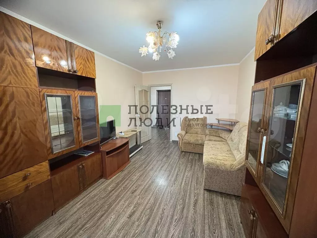 1-к. квартира, 41 м, 8/10 эт. - Фото 1