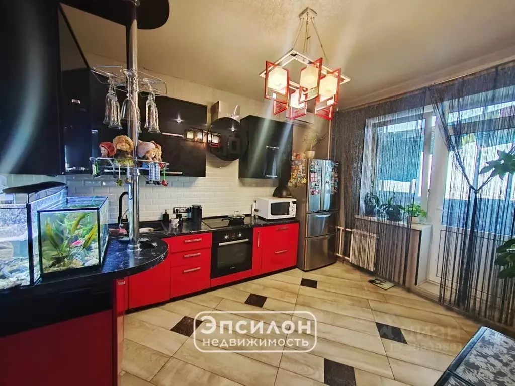 3-к кв. Курская область, Курск просп. Победы, 44 (85.9 м) - Фото 0