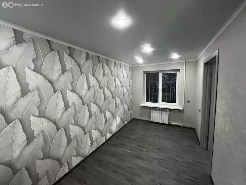 3-комнатная квартира: Нальчик, улица Идарова, 100 (56.4 м) - Фото 2