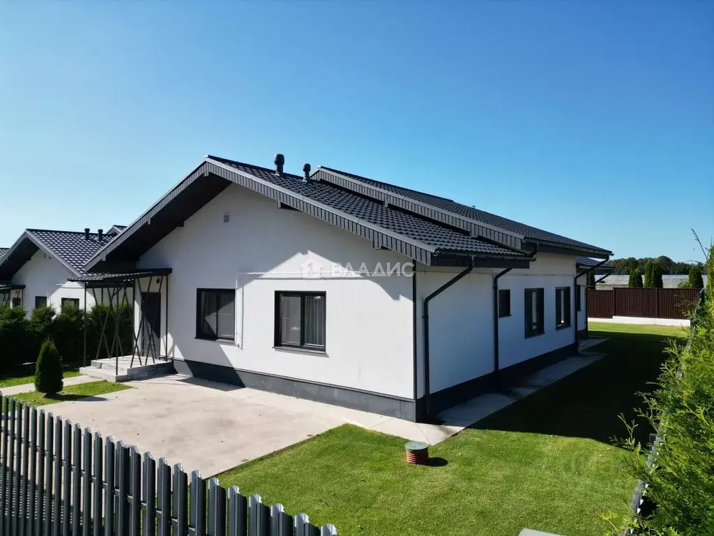 Дом в Калужская область, Жуковский район, Истье с/пос, д. Акатово ул. ... - Фото 2