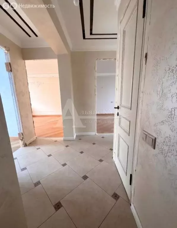 3-комнатная квартира: Кисловодск, улица Марцинкевича, 90 (70 м) - Фото 1