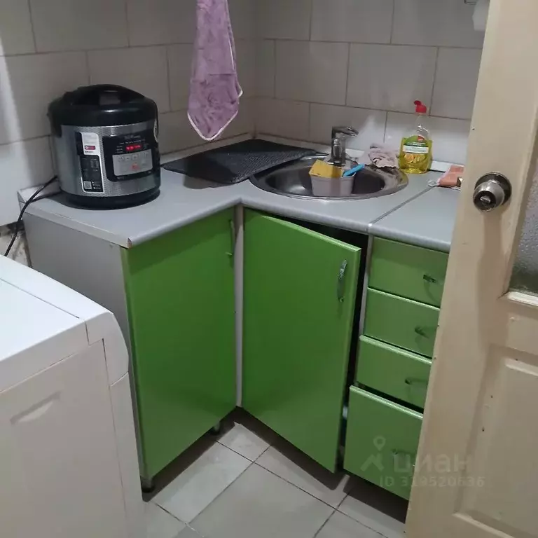 2-к кв. Алтайский край, Барнаул ул. Панфиловцев, 21 к1 (32.0 м) - Фото 0