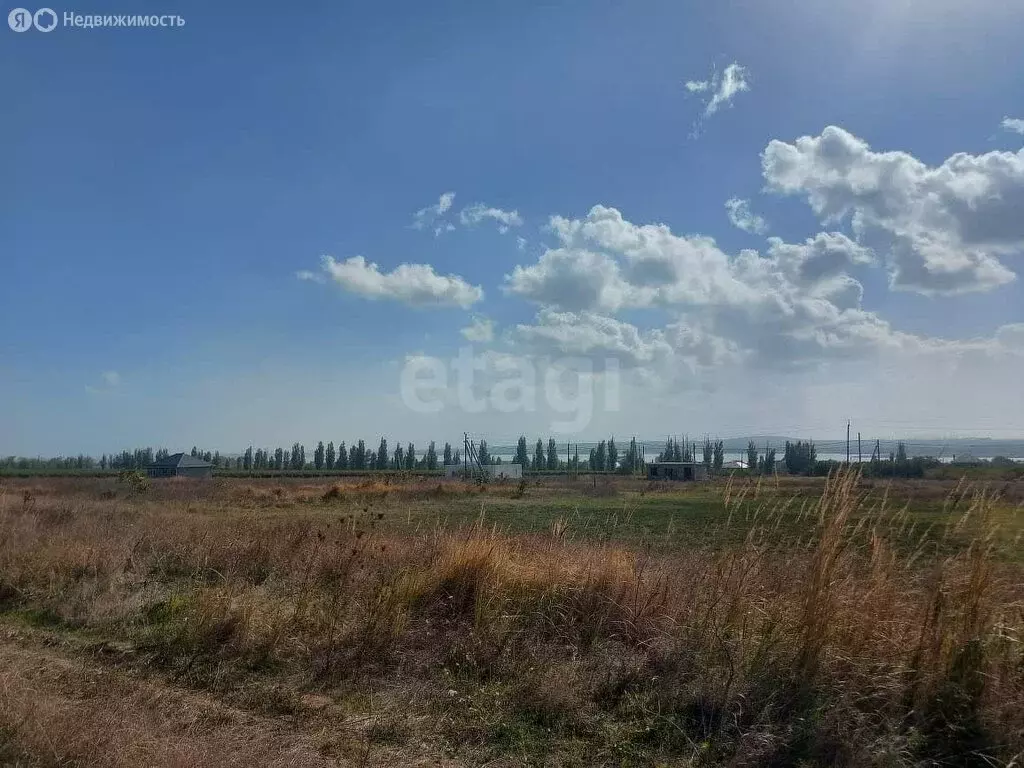 Участок в станица Старотитаровская, улица Воинов-десантников (9.3 м) - Фото 0