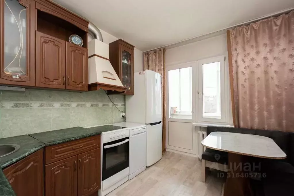 2-к кв. Иркутская область, Иркутск ул. Шмидта, 40 (61.9 м) - Фото 0