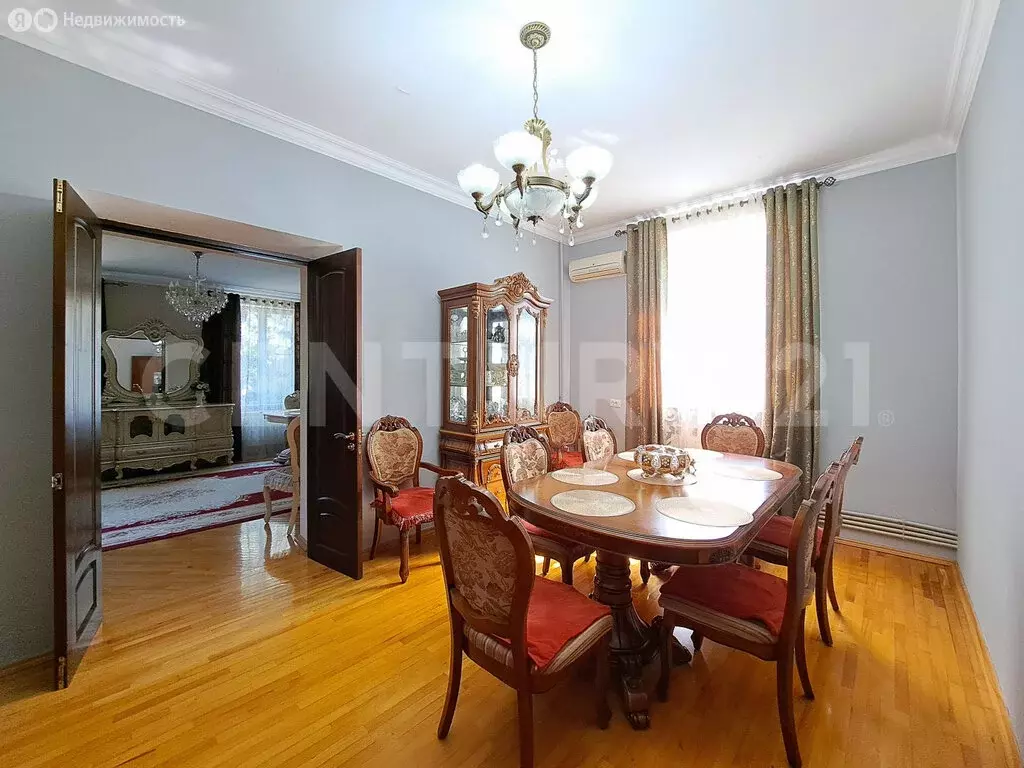 3-комнатная квартира: Махачкала, улица Коркмасова, 7 (120 м) - Фото 0