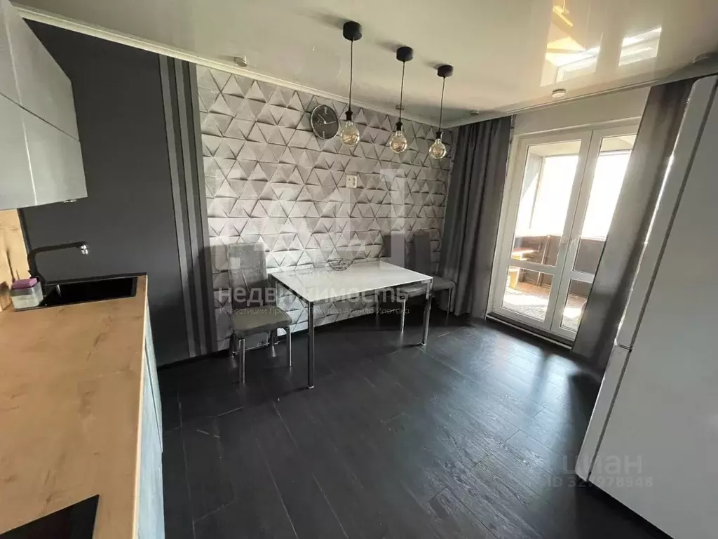 3-к кв. Челябинская область, Челябинск ул. Косарева, 52 (83.2 м) - Фото 1