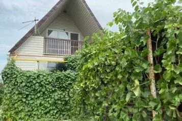 Дом в Астраханская область, Володарский район, с. Раздор  (100 м) - Фото 1