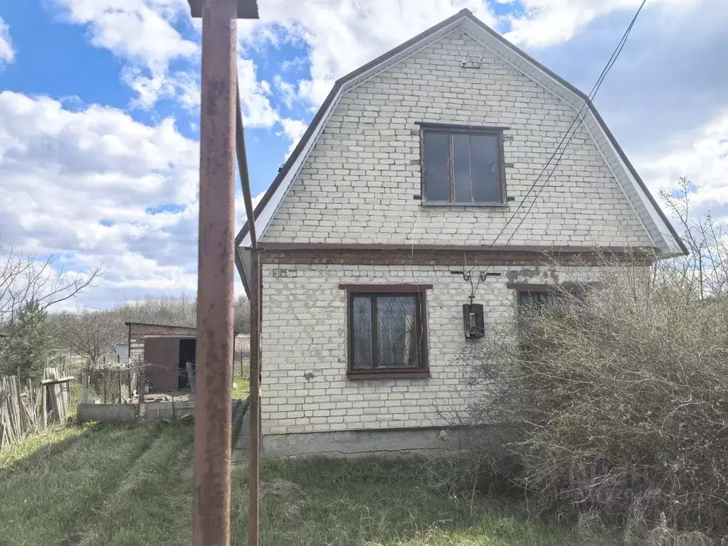 Дом в Воронежская область, Семилукский район, Губаревское с/пос, с. ... - Фото 1