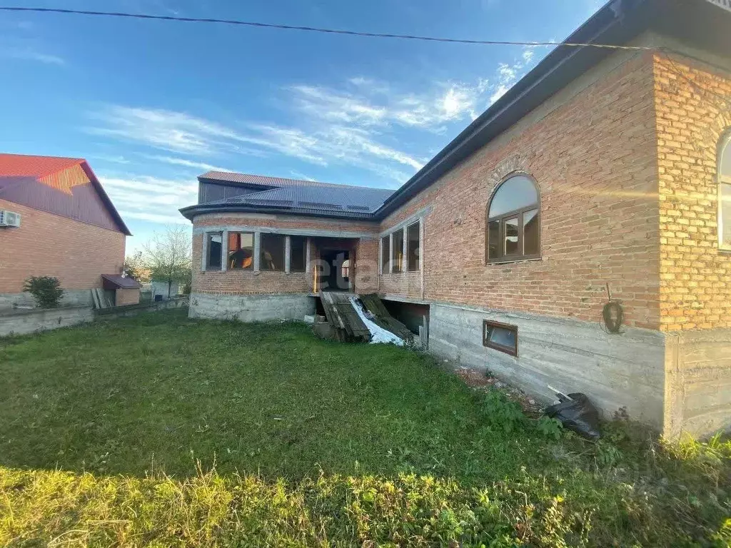 Дом в Ингушетия, Назрань ул. А.Б. Бачалова (220 м) - Фото 0