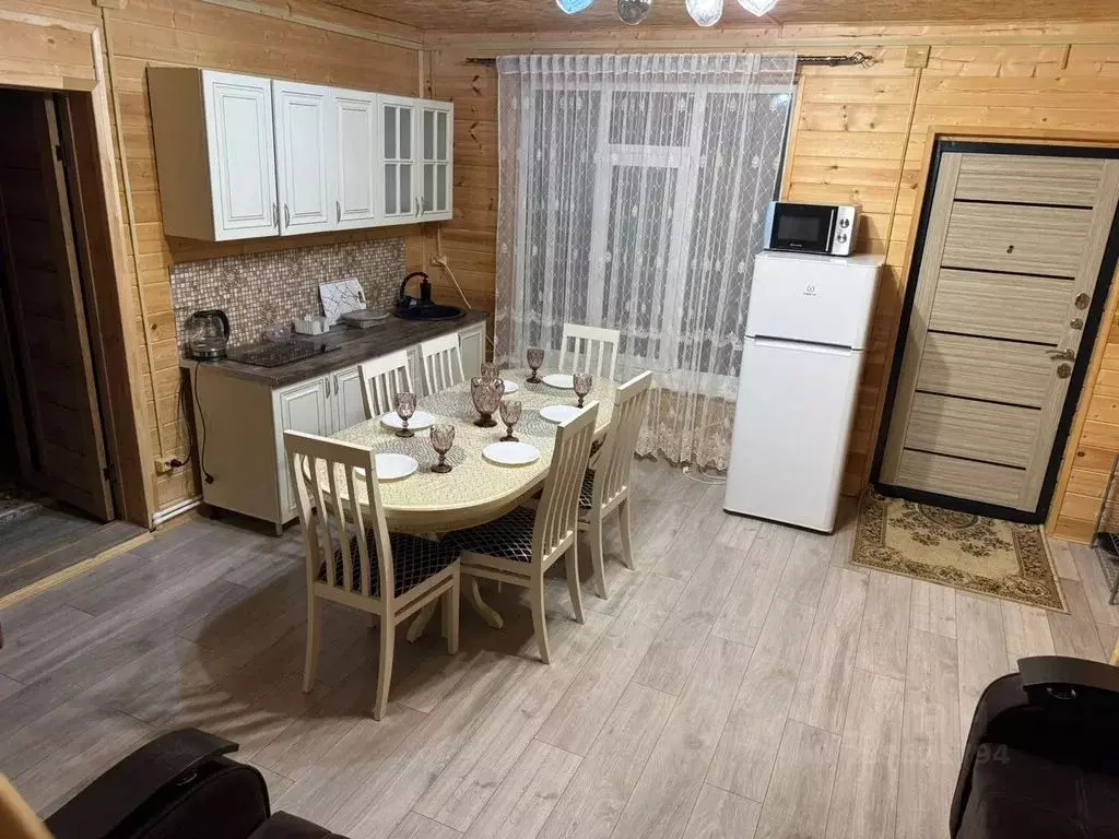 Дом в Карачаево-Черкесия, Зеленчукский район, с. Архыз ул. Банковская, ... - Фото 0