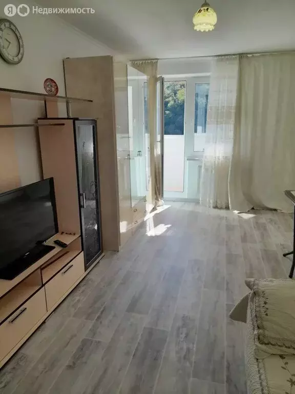 1-комнатная квартира: Лазаревское, улица Малышева, 7 (50 м) - Фото 0