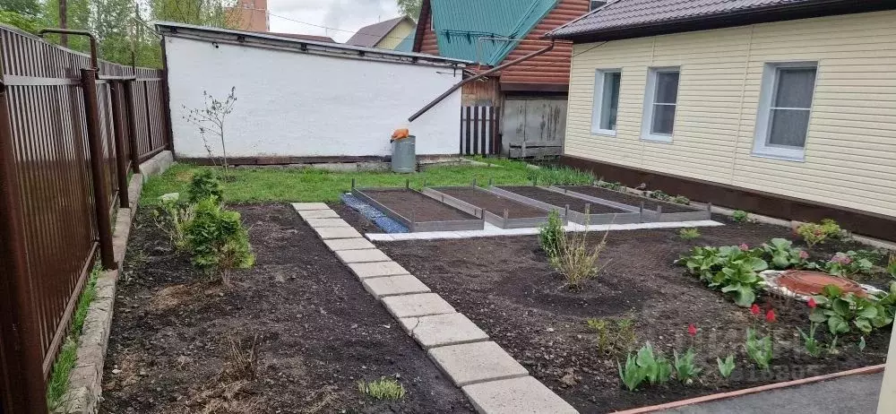 Дом в Кемеровская область, Кемерово ул. Юрия Смирнова (65 м) - Фото 1