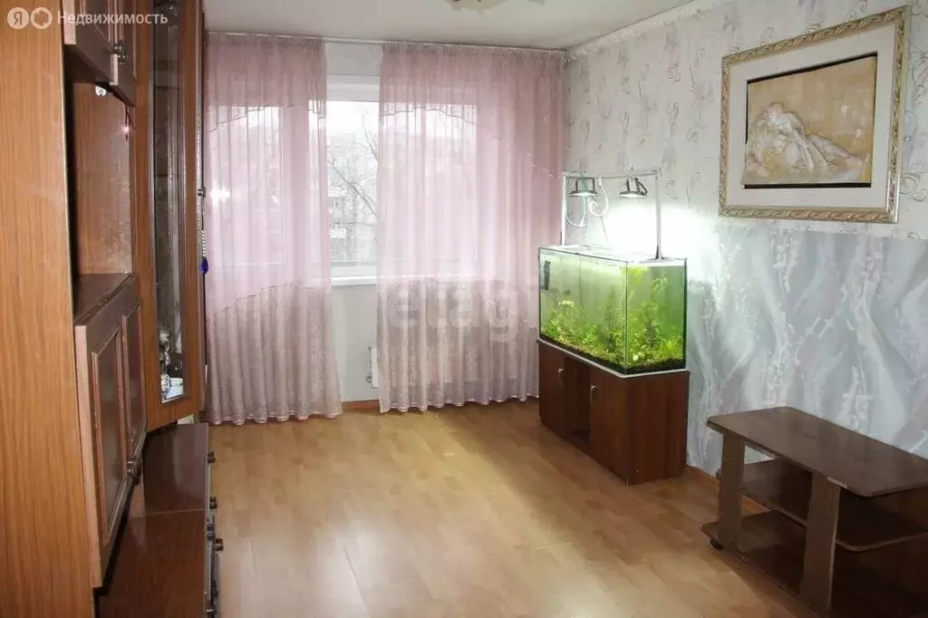 3-комнатная квартира: Новокузнецк, улица Тореза, 74 (61 м) - Фото 1