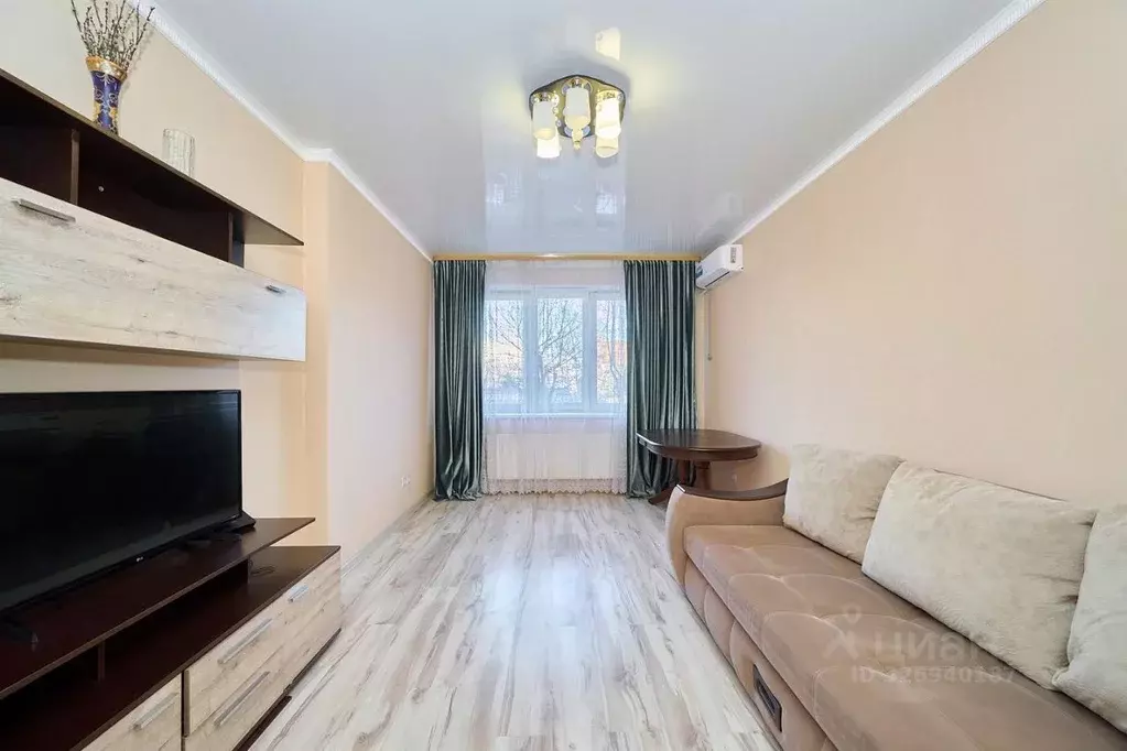 2-к кв. Краснодарский край, Краснодар Российская ул. (57.5 м) - Фото 1