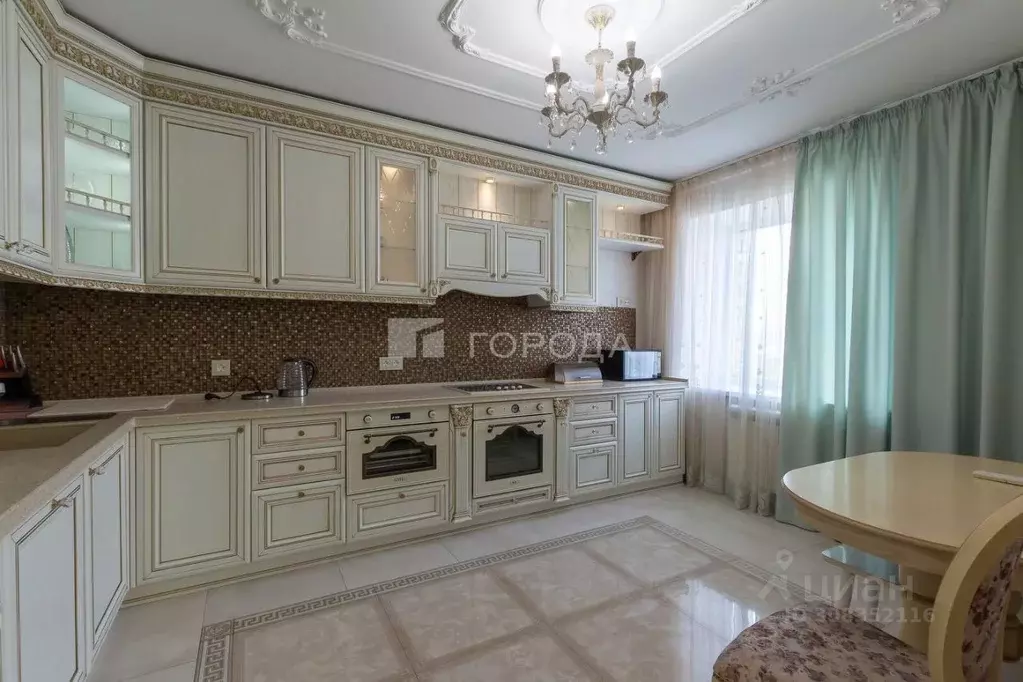 3-к кв. Алтайский край, Барнаул ул. Антона Петрова, 247А (114.9 м) - Фото 0