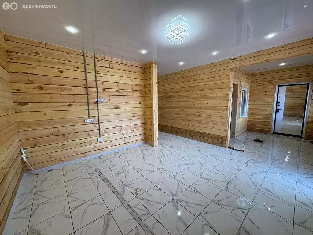 Дом в село Урик, Российская улица (170 м) - Фото 2