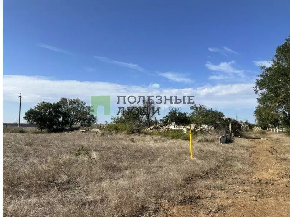 Участок в Крым, Сакский район, с. Молочное ул. Садовая, 18 (7.0 сот.) - Фото 1