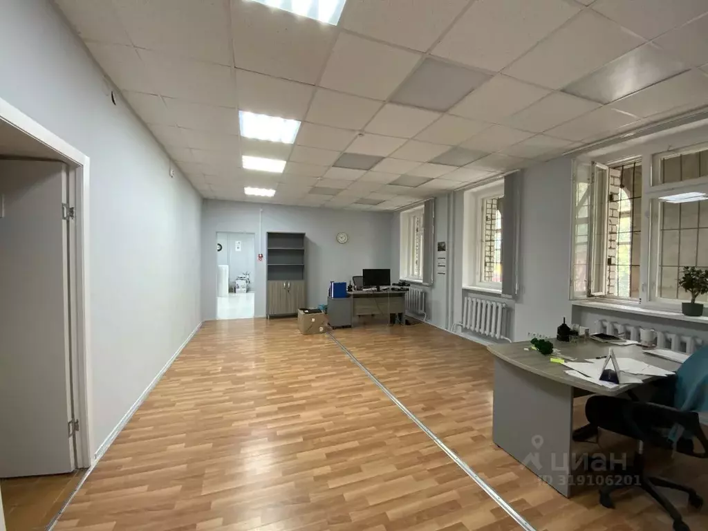 Помещение свободного назначения в Тюменская область, Тюмень ул. ... - Фото 1