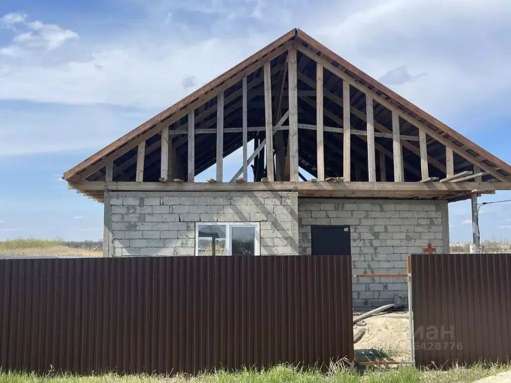 Дом в Волгоградская область, Среднеахтубинский район, Фрунзенское ... - Фото 0