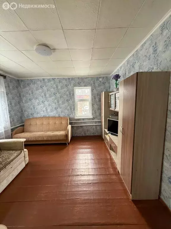 Дом в Омская область, рабочий посёлок Марьяновка, улица Калинина, 27 ... - Фото 2