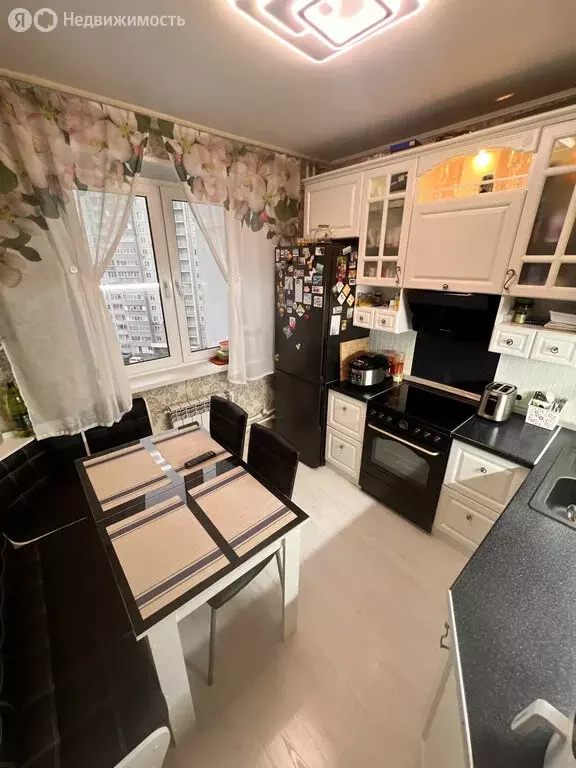 3-комнатная квартира: Челябинск, улица Хохрякова, 40 (72.6 м) - Фото 1