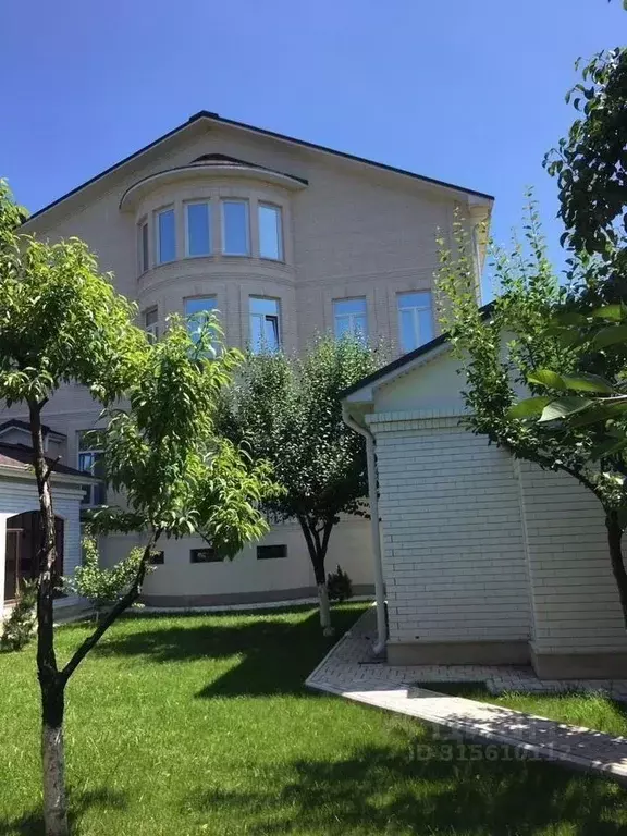Дом в Северная Осетия, Владикавказ ул. Левченко (600 м) - Фото 1