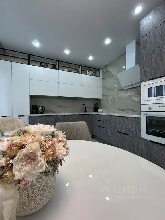 Студия Ханты-Мансийский АО, Нижневартовск ул. Ленина, 58 (65.1 м) - Фото 1