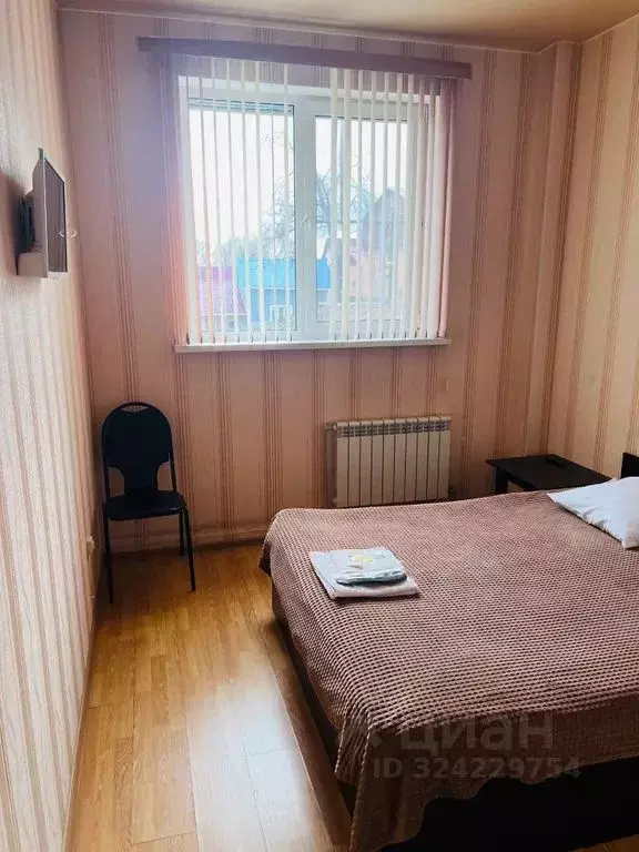 Комната Нижегородская область, Нижний Новгород ул. Спартака, 17 - Фото 1