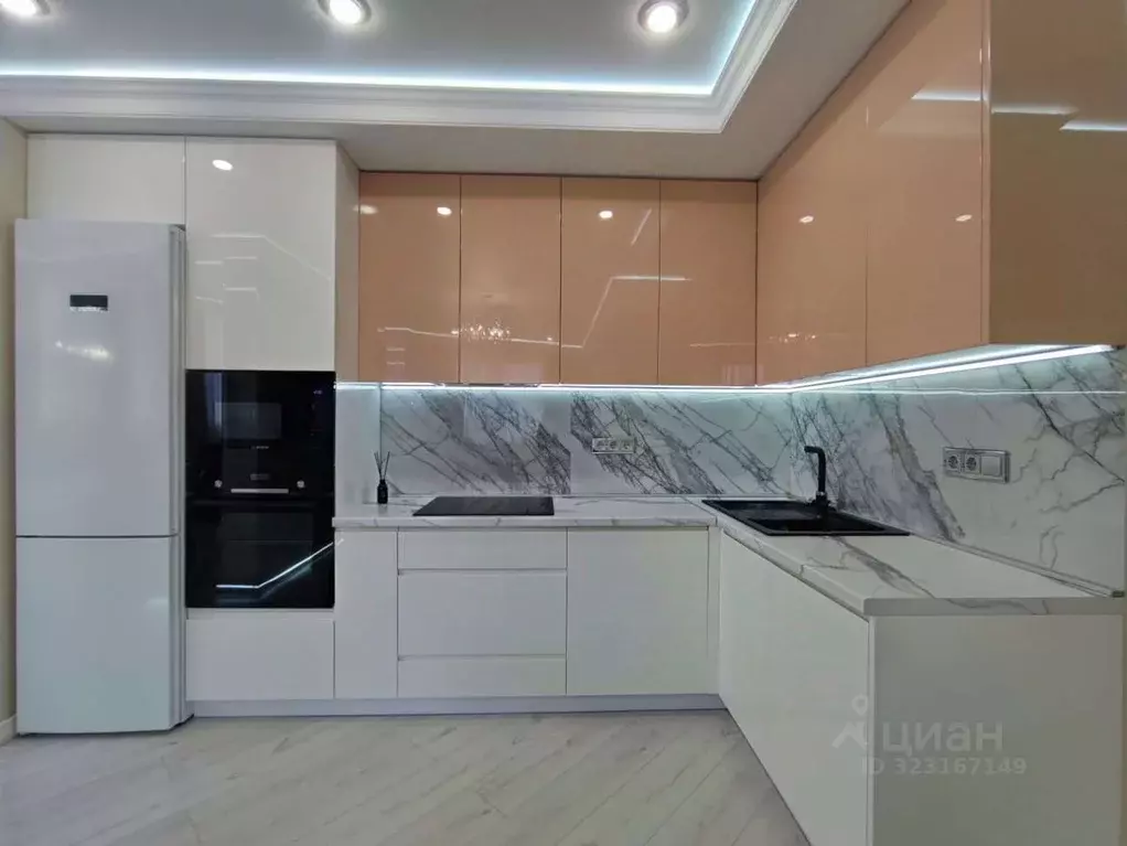 3-к кв. Краснодарский край, Краснодар ул. Цезаря Куникова, 24к2 (72.0 ... - Фото 0