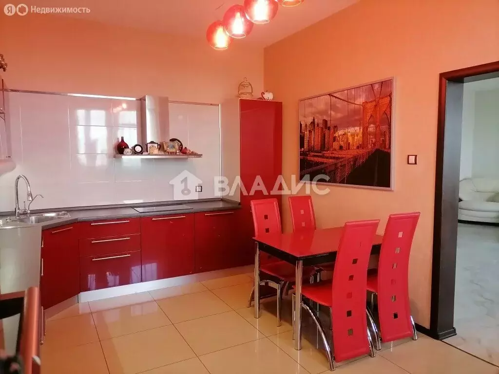 4-комнатная квартира: Владимир, Октябрьский проспект, 25 (176.4 м) - Фото 1