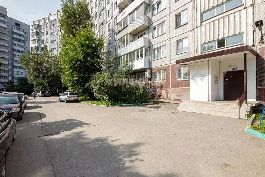 2-к кв. Новосибирская область, Новосибирск Железнодорожная ул., 2 ... - Фото 0