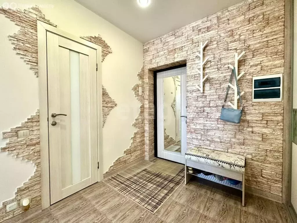 1-комнатная квартира: Энгельс, Дубовская улица, 5к2 (43 м) - Фото 0
